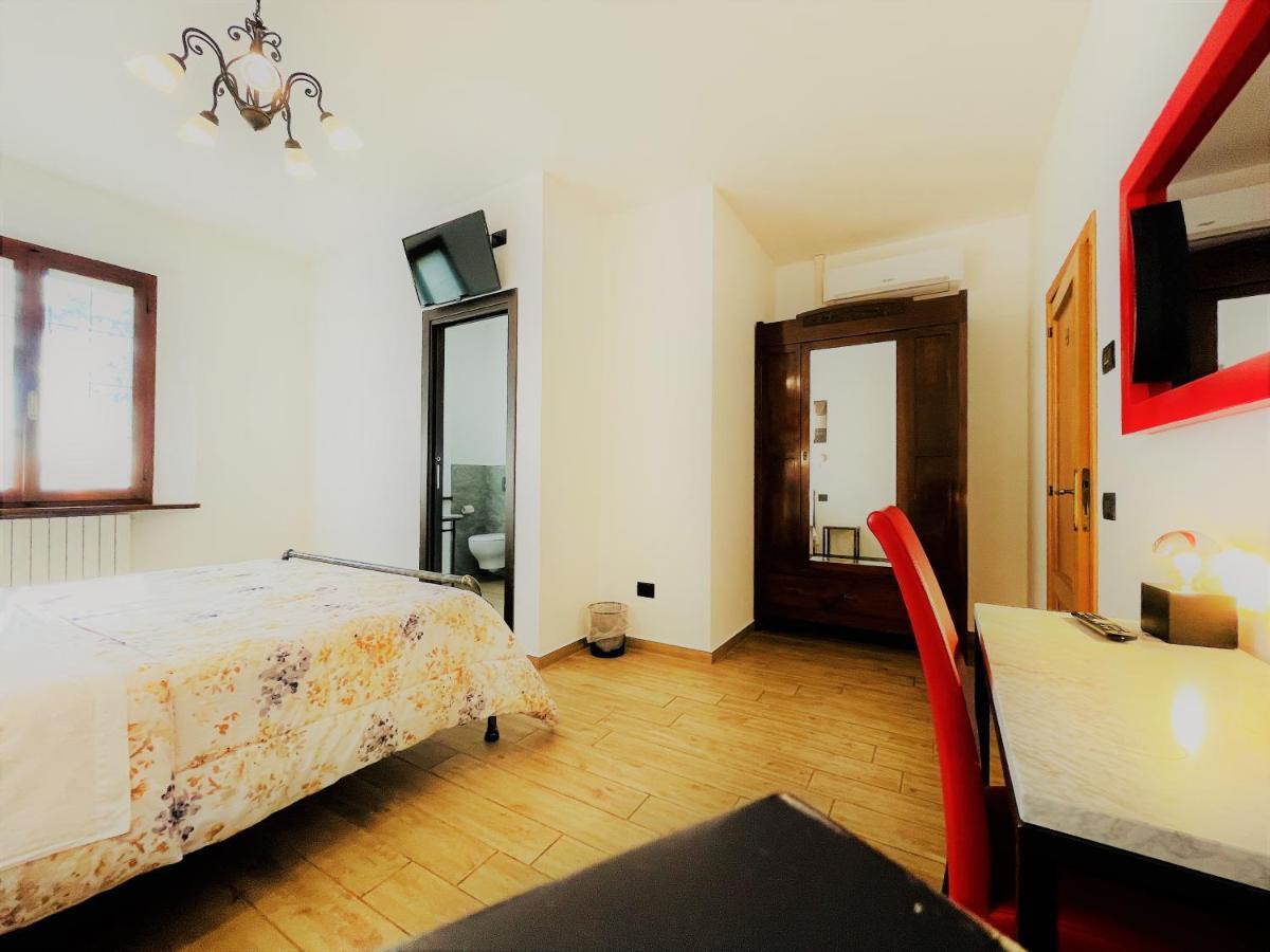 B&B Villa Incrocca Cerreto dʼEsi Exterior foto